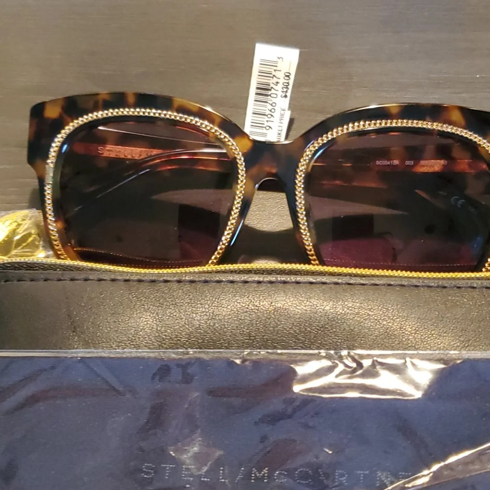 Stella Mccarthy HOST PICK   tortoiseshell sunglasses warranty gorgeous